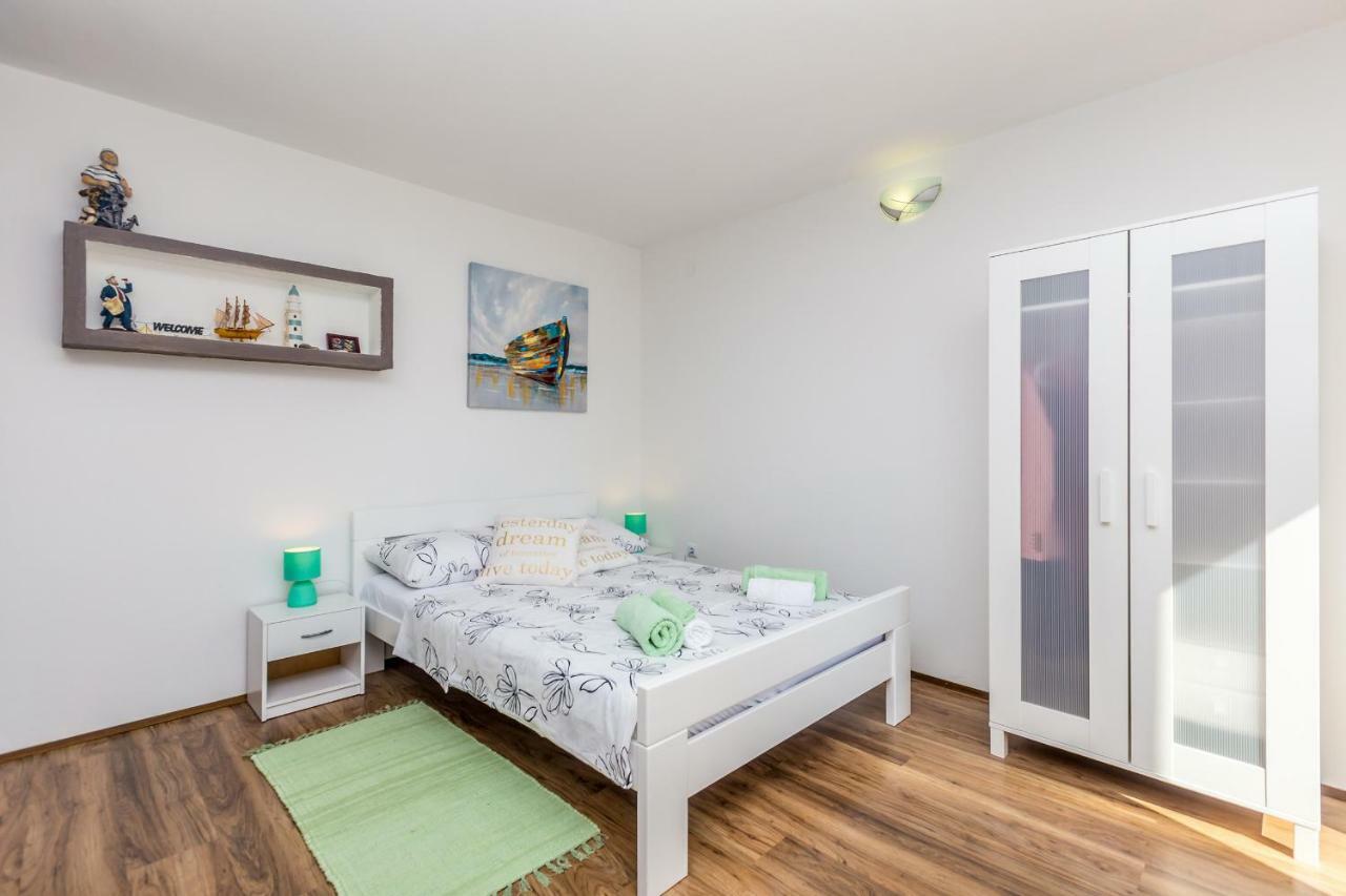 Studio Apartman Magdalena Leilighet Omišalj Eksteriør bilde
